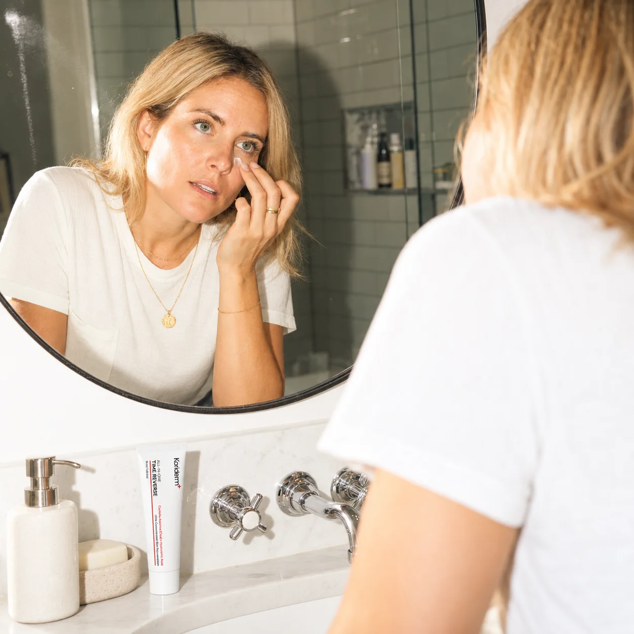 Gentle Koriderm Moisture at the Mirror